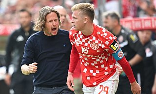 Jonathan Burkardt (rechts) wurde für die Nationalmannschaft nachnominiert - Arne Dedert/dpa