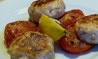 Lecker und gesund: Frikadellen aus zweierlei Fisch. - Lembke