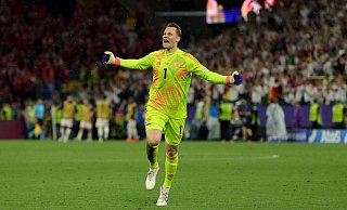 Torhüter Manuel Neuer war gegen Dänemark ein starker Rückhalt. - Christian Charisius/dpa