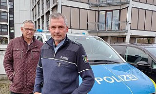 Dirk Finke (links) und Thomas Brakemann von der Kreispolizei Minden-Lübbecke ziehen beim Projekt gegen Jugendkriminalität Bilanz. MT-Foto: Doris Christoph - Doris Christoph