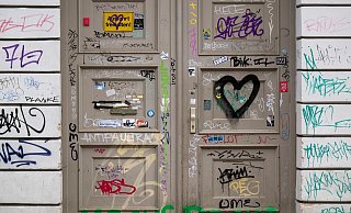 Ist das Kunst oder kann das weg? Bei Wohnungseigentümergemeinschaften müssen alle Eigentümer die Kosten für die Graffitientfernung tragen. - Monika Skolimowska/dpa/dpa-tmn