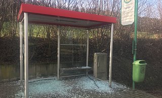 Sechs Haltestellen zwischen dem Ortsausgang Borgholzhausen und dem Ortseingang Werther wurden in der Nacht zum 25. Dezember zerstört. - Anke Schneider