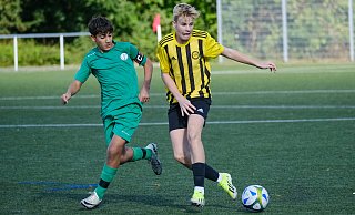 Wellensieks Linus Steinriede (r.) erzielte im C-Junioren-Landesliga-Derby beim VfB Fichte zwei Tore für den VfR. - Andreas Zobe