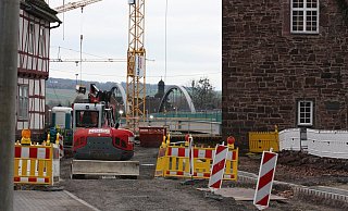 Ein Blick von der Baustelle Burgstraße auf die Baustelle Weserbrücke. - Torsten Wegener