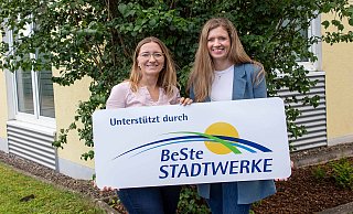 Nicole Ulbrich (l) und Julia Franzmann (r) von der BeSte Stadtwerke GmbH. - BeSte Stadtwerke GmbH