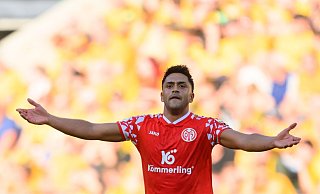 Nadiem Amiri (1. FSV Mainz 05) jubelt nach seinem Tor zum 0:1. - Robert Michael/dpa