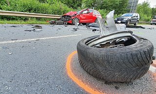 Durch umherfliegende Gegenstände aus dem Kofferraum wurde auch noch ein Mercedes ML beschädigt. - Gerald Dunkel
