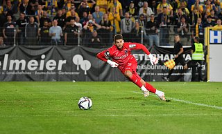 Torhüter Niclas Thiede hielt den Auswärtssieg der Verler mit zahlreichen Paraden fest. - picture alliance