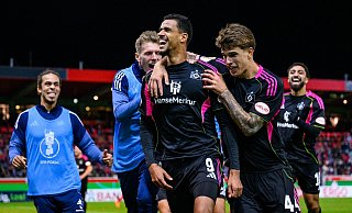 Umjubelter Siegtorschütze: Hamburgs Robert Glatzel. - Tom Weller/dpa