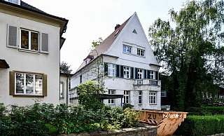 Wer sein Eigenheim sanieren will, sollte prüfen, ob es zusätzlichen Versicherungsschutz benötigt. - Kirsten Neumann/dpa/dpa-tmn