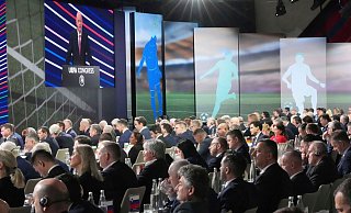 FIFA-Chef Infantino sprach bei der UEFA auch über die Frauen-WM 2031 und 2035. - Darko Vojinovic/AP/dpa