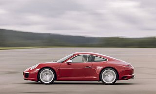 Heiß begehrt: Der 911 von Porsche ist eine Ikone - und auch gebraucht meist eine Bank. Aber nicht nur den Kauf, sondern auch die Wartung des Sport-Stars muss man sich leisten können. - Porsche AG/dpa-tmn
