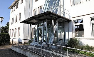 Im Rathaus der Stadt Willebadessen in Peckelsheim ist derzeit Norbert Hofnagel Amtsinhaber. Er hat drei Gegenkandidaten bekommen. - Simone Flörke