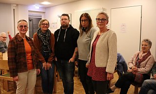 Mit gemischten Gefühlen sehen Pfarrerin Britta Mailänder und die Presbyter Alexandra Fischer, Sören Lorenzen, Susann O'Connor (ausscheidend) und Susanne Öwermann-Röding die Zukunft der evangelischen Kirchengemeinde Nettelstedt. - Sigrid Dittmann