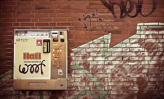 Die Polizei konnte zwei Personen in der Nähe des Automaten ausfindig machen. - (Symbolbild): Pixabay