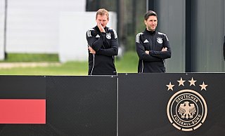 Julian Nagelsmann (l) will mit der Nationalmannschaft ins Finale der Nations League. - Federico Gambarini/dpa