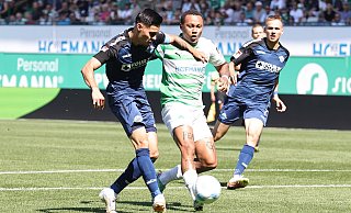 SCP-Kapitän Raphael Obermair (l.), der hier im Hinspiel gegen den Fürther Roberto Massimo zum Abschluss kommt, dürfte am Sonntag einsatzbereit sein. Ob es für die Startelf reicht, ist jedoch fraglich. - Imago Images