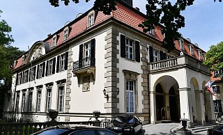 Die österreichische Fußball-Nationalmannschaft schlägt während der EM 2024 ihr Quartier im Schlosshotel Grunewald auf. - Jens Kalaene/dpa