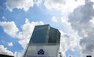 Hauptziel der Notenbank sind stabile Preise im Euroaum. (Archivbild) - Arne Dedert/dpa