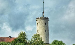 Kein Trauerfall: Tagelang hing die Fahne auf der Sparrenburg auf Halbmast. - Barbara Franke