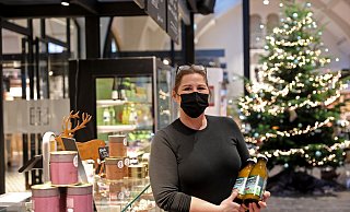 Für Nicole Beckmann von der "Biozeit" kam die Einladung, an der Eisbahn-Gastronomie teilzunehmen, zu spät. Nächstes Mal wäre sie gerne dabei. - Frank-Michael Kiel-Steinkamp