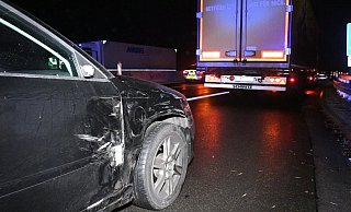 Auf dem gerade freigegebenen Teilstück der A33 kam es am Montagabend zu einem Unfall zwischen einem Auto und einem Lkw. - Andreas Eickhoff