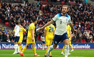 Englands Star Harry Kane jubelt nach seinem Treffer gegen die Ukraine. - Nick Potts/PA Wire/dpa