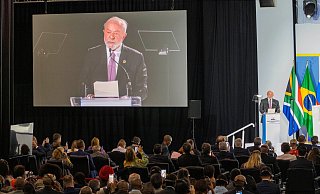 Der brasilianische Präsident Luiz Inácio Lula da Silva spricht sich für ein schnelles Ende des Ukraine-Konflikts aus. - Jerome Delay/AP/dpa