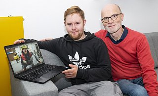 "Aufs Auto kann ich pfeifen", singt Julius Thole im viel kritisierten Video "Bielefeld fährt Rad". Er und sein Vater Frank schildern jetzt eine ganz andere, sehr positive Seite des Projekts. - Dieckmann-Fotodesign l Bielefeld