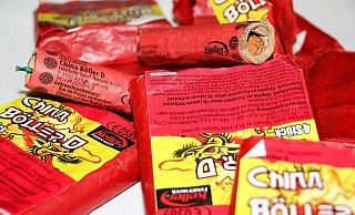 Die Polizei entdeckte im Fahrzeug Verpackungen von Feuerwerkskörpern (Symbolbild).  - Pixabay