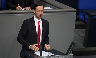 Dirk Wiese (SPD) erhebt schwere Vorwürfe gegen den Fraktionschef der Union, Ralph Brinkhaus.  - picture alliance/dpa
