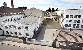 Abgerissen: Die Betriebsgebäude stehen nicht mehr. Das Foto aus dem Jahr 2006 ist nicht so alt, wie andere Bilder, die wir im Mittwochrätsel drucken. Dennoch zeigt es ein Stück Stadtgeschichte. - Foto: Kiel-Steinkamp