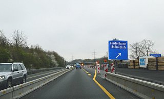 Zurzeit läuft der Verkehr jeweils in einer Fahrspur auf der östlichen Autobahnseite. - Lena Henning