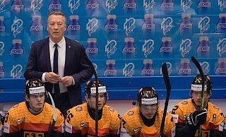 Bundestrainer Harold Kreis verzichtet beim Deutschland Cup auf zahlreiche Eishockey-Profis. - Darko Vojinovic/AP/dpa