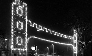 Es ist noch gar nicht so lange her, dass im Bereich historischer Zugänge in die Stadt Stadttore aus Lichtern aufgestellt wurden – hier am Bergertor. - Karl Arnold, Sammlung Polster