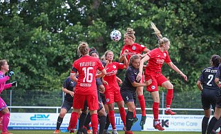 Die DSC-Frauen (rot) im Test gegen Essen II. - Sarah Jonek