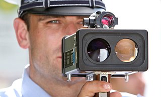 Die Polizei hat zwei Autofahrer geblitzt. - (Symbolbild): Andreas Zobe