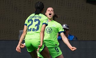 Die Polin Ewa Pajor (r) steht vor einem Wechsel zum FC Barcelona. - Swen Pförtner/dpa