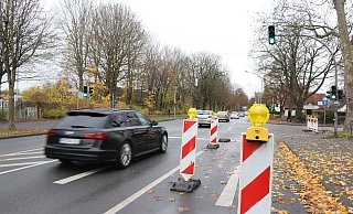 Bereits jetzt kann vom Fürstenweg nicht mehr auf den Löffelmannweg abgebogen werden. Bald ist die Kreuzung ganz dicht. - Birger Berbüsse