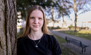 Die heute 22-jährige Ukrainerin Viktoriia Dziubenko ist vor dem Krieg in der Ukraine geflüchtet und lebt heute mit ihrem Bruder in Paderborn - ihre Eltern weiterhin in der Heimat. - Niklas Tüns