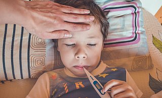 Kranke Kinder werden in NRW und auch in anderen Bundesländern hauptsächlich von ihren Müttern betreut. - Pixabay