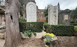 Das Grab von Goethes Sohn August in Rom wurde zum 195. Todestag restauriert - aber sein Vorname fehlt immer noch. - Christoph Sator/dpa