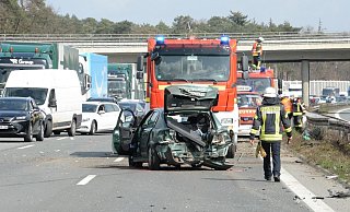 Wegen des Unfalls staute sich der Verkehr auf der A2 über mehrere Kilometer. - Andreas Eickhoff