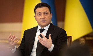 «Fahren bei uns etwa Panzer auf den Straßen herum?»: Ukraines Präsident Wolodymyr Selenskyj. - Foto: Uncredited/Ukrainian Presidential Press Off/AP/dpa