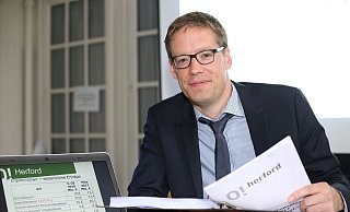 Matthias Möllers will Bürgermeister seiner Heimatgemeinde Altenbeken werden. - Miriam Scharlibbe