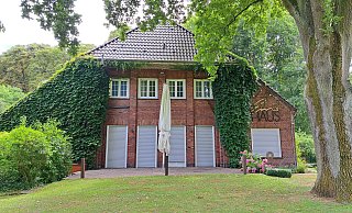 Im Emshaus war seit 1997 gehobene Gastronomie zu finden. Das Gebäude gehört der Stadt Rheda-Wiedenbrück. Sie hatte es vor 30 Jahren für umgerechnet 906.000 Euro gekauft. - Marion Pokorra