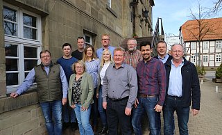 Die Kandidatinnen und Kandidaten Reiner Dohmann (v. l.), Tobias Dierkes, Torsten Formella, Gaby Römer, Julia Franzmann, Stefan Wäsche, Gina Sophie Stock, Hubertus Herbold, Franz-Josef Wilmes, Marcel Franzmann, Peter Wille und Hubertus Eikenberg. Das Bild entstand noch vor der Kontaktsperre. - SPD Borgentreich