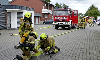 Der Löschangriff wird vorbereitet. - RalphMeyer