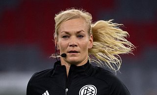 Die Frühere Bundesliga-Schiedsrichterin Steinhaus-Webb wird FIFA-Funktionärin - Sven Hoppe/dpa