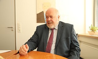 Kirchlengerns Bürgermeister Rüdiger Meier zieht Bilanz für 2019. - Niklas Krämer